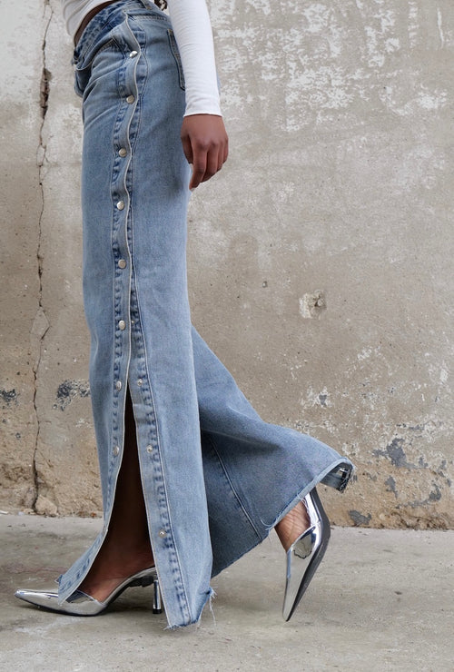 Straight leg Buttoned Jeans